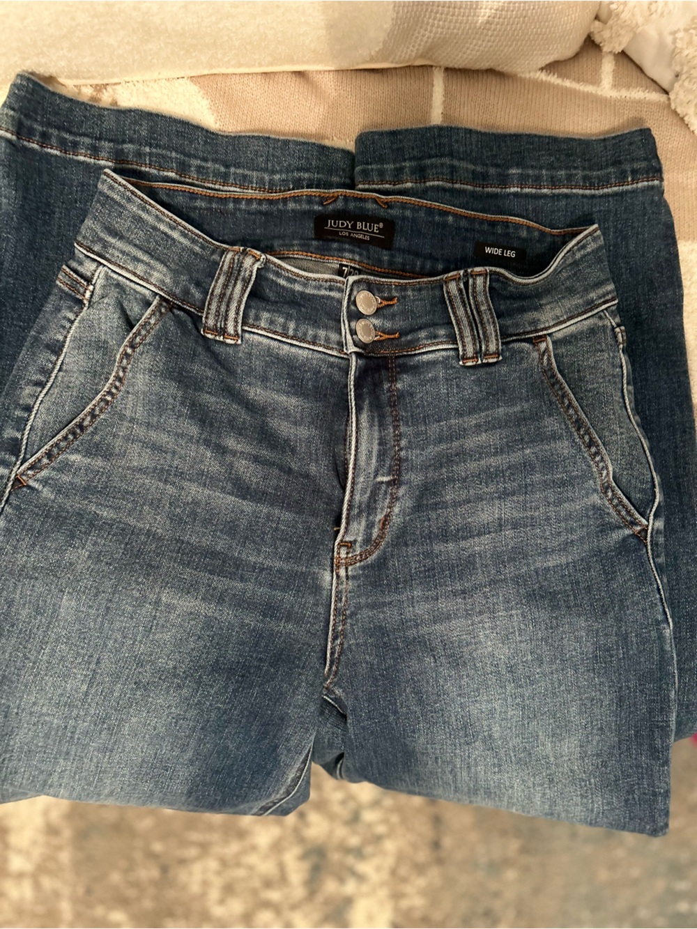 Judy Blue Medium Wash Blue Trouser Leg Jeans - Picture 2 of 7